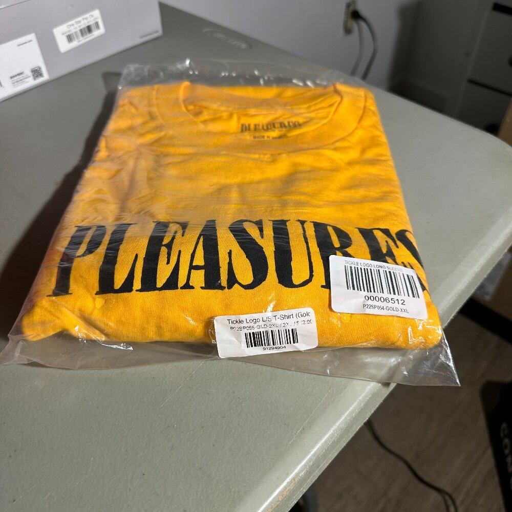Pleasures Long Sleeve T-Shirt - Picture 2 of 2